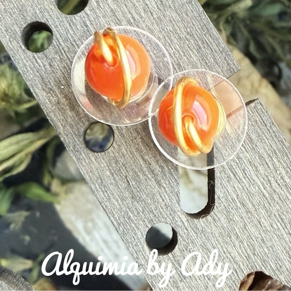 Orange cats eye and Gold Earrings - Picture 1 of 1